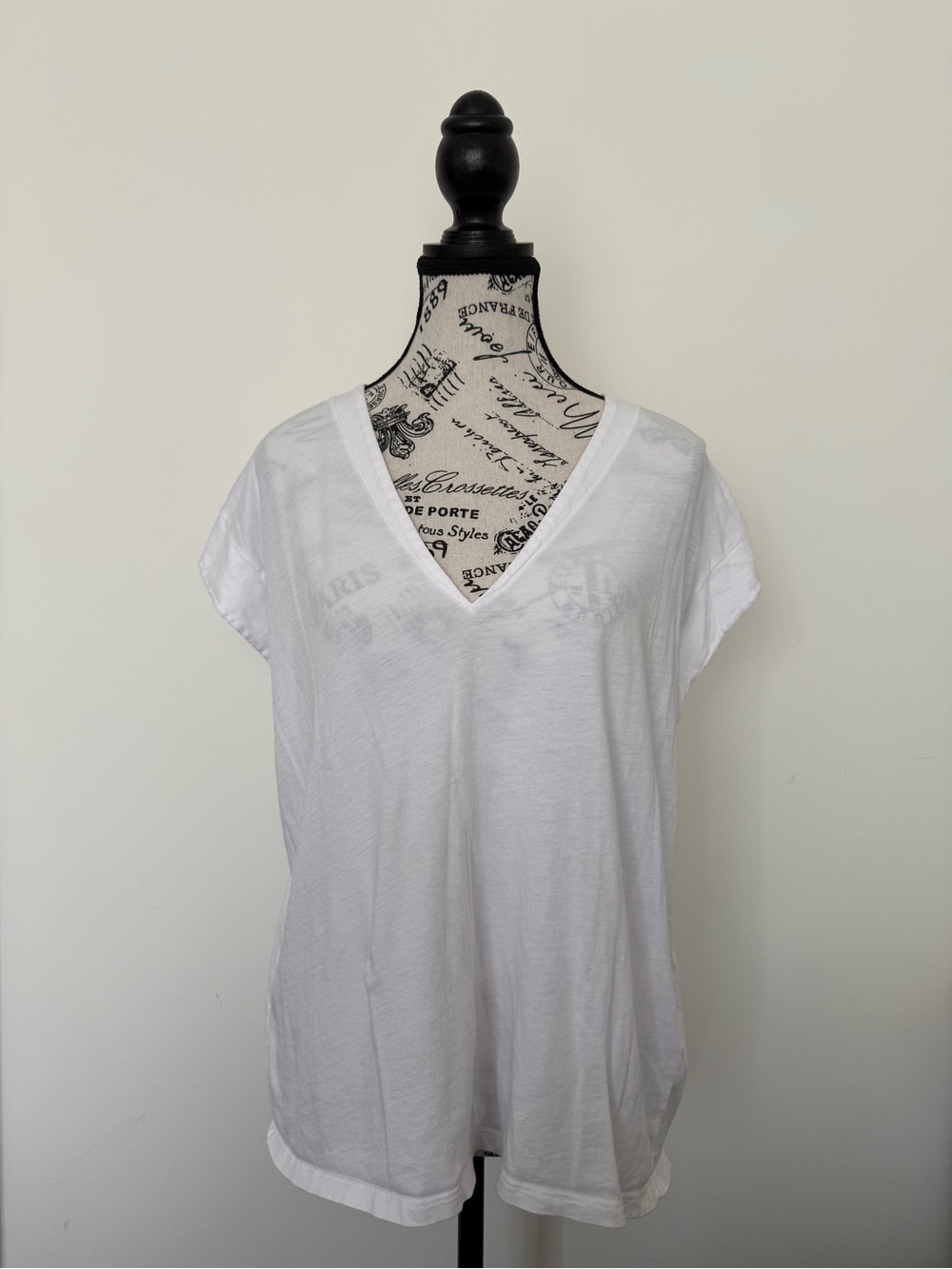 2x Frame 100% Organic Cotton V-Neck Tees - Size L - Picture 2 of 4